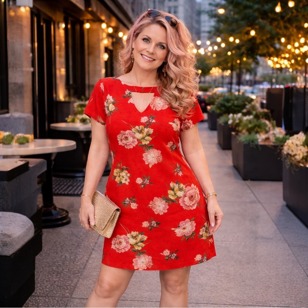 Red Floral A-Line Dress Peekaboo Neckline Short Sleeve Size M